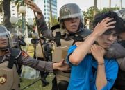 Aparat Lakukan Kekerasan Fisik hingga Verbal ke Massa Terkait Aksi Tolak UU TNI