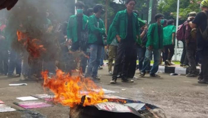 9 Mahasiswa UI Gugat UU TNI ke MK, Diduga Melanggar Peraturan Mencederai Hak Konstitusional Warga