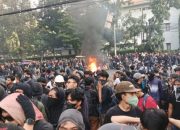 Makin Memanas, Demontrasi Tolak UU TNI di Gedung DPRD hingga Berakhir Begini