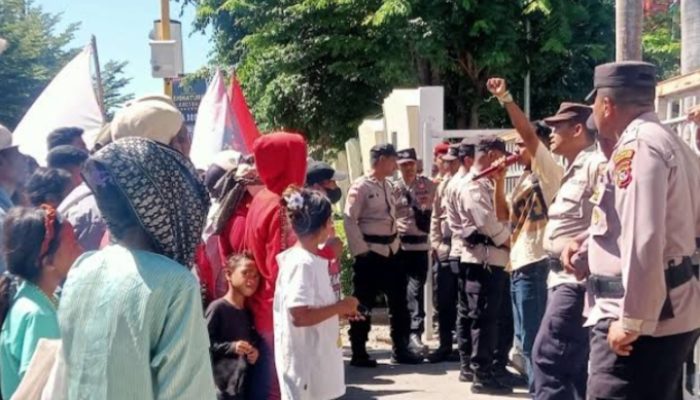 ANDB Datangi Kejati NTT Terkait Dugaan Korupsi 2.100 Rumah