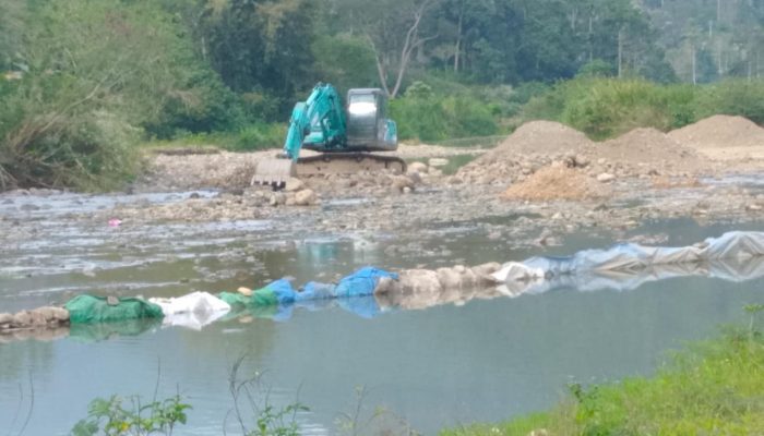 PT Indoraya Klaim Pengambilan Material Ilegal untuk Proyek Jalan Senilai Rp27 Miliar di Manggarai Timur Tidak Pernah Dipersoalkan oleh PPK dan Pengawas
