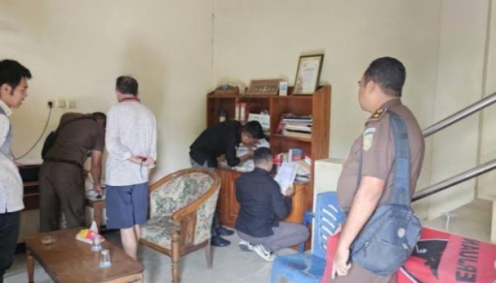 Kejaksaan NTT Sita 4 Boks Dokumen Terkait Dugaan Korupsi Perbaikan Sekolah