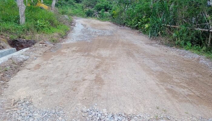 Proyek Peningkatan Jalan di Desa Golo Tolang Sudah Lama Dimulai, Material Landasan Dasar Belum Tersedia di Lokasi