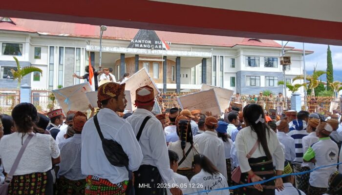Sidang Persiapan Gugatan Warga Poco Leok terhadap Bupati Manggarai di PTUN Kupang Selesai, Sidang Pokok Perkara Dimulai