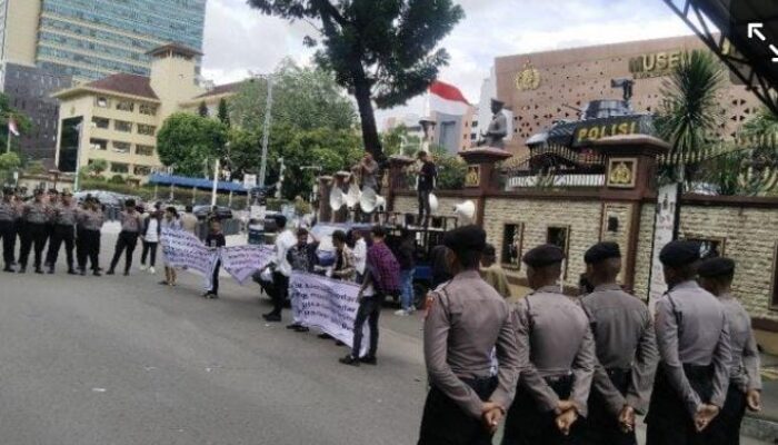 Rokok Ilegal Beredar sampai Manggarai Raya di Malang Diduga Dibekingi Aparat, Mahasiswa Pemuda Pelopor (LMPP) Gelar Unjuk Rasa di Mabes Polri