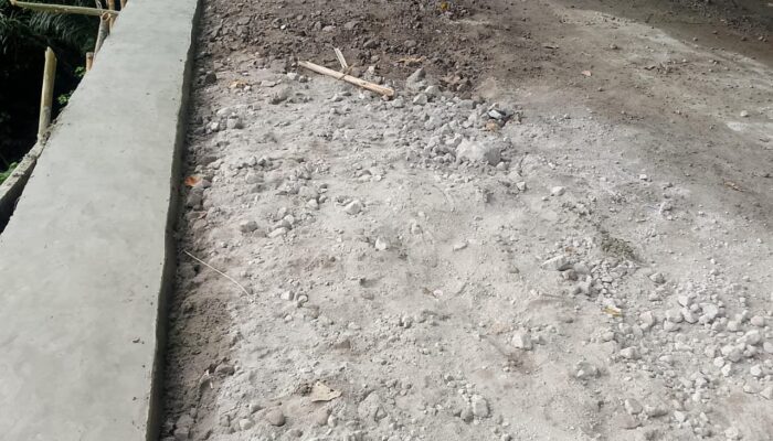 Meski Proyek Sudah FHO , PT Indoraya Tetap Perbaiki Jalan Paka–Ntaur yang Longsor